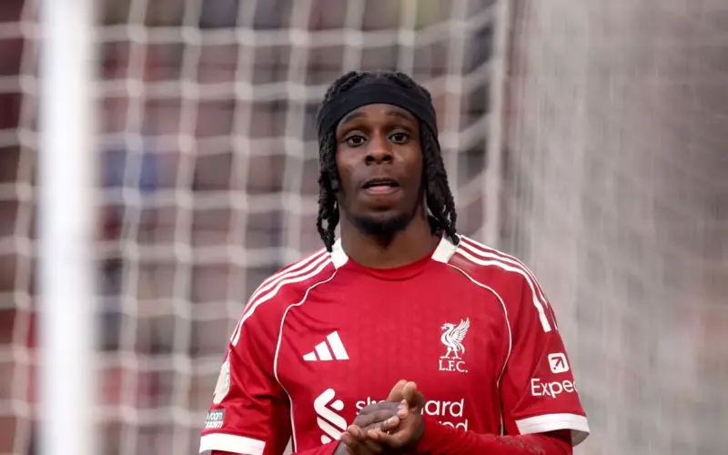 تلقى ليفربول ضربة أخرى بسبب الإصابات، حيث تم استبدال جيريمي فرينبونج بعد مشاركته كبديل في المباراة ضد هولندا